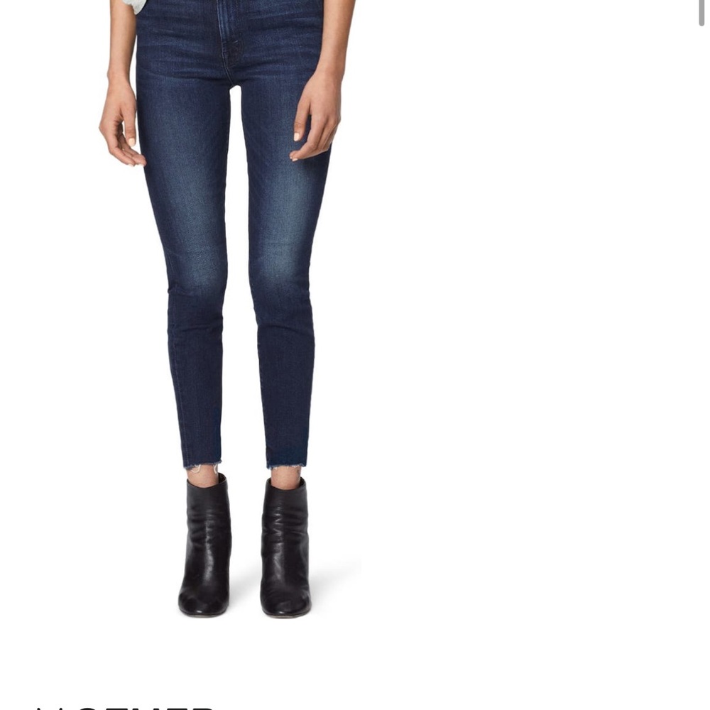 SOLD ✔️✔️✔️ Mother insider Crop
